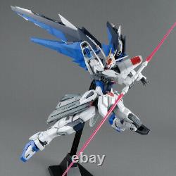 Bandai MG Freedom Gundam (Ver. 2.0) Gundam Seed 1/100 Scale Model Kit