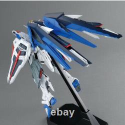 Bandai MG Freedom Gundam (Ver. 2.0) Gundam Seed 1/100 Scale Model Kit