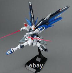 Bandai MG Freedom Gundam (Ver. 2.0) Gundam Seed 1/100 Scale Model Kit