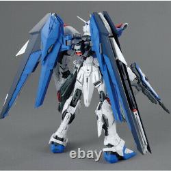 Bandai MG Freedom Gundam (Ver. 2.0) Gundam Seed 1/100 Scale Model Kit