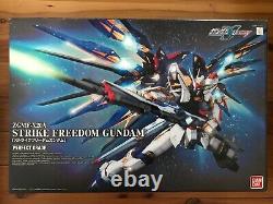 Bandai Pg 1/60 Strike Freedom Gundam Zgmf-x20a Model Kit