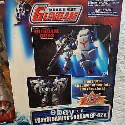 2001 Gundam Mobile Suit Deluxe Transformer Gp-02 dans une boîte originale scellée Bandai