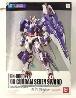 BANDAI METAL BUILD double Oh Gundam Seven Sword<br/><br/>La traduction en français est: BANDAI METAL BUILD double Oh Gundam Seven Sword