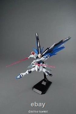 Bandai Mg 1/100 Zgmf-10a Freedom Gundam Ver 2.0 Plastik Modellbau Set Neu Japon