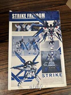 Figurine d'action 20e anniversaire METAL ROBOT Spirits SIDE MS Strike Freedom Gundam